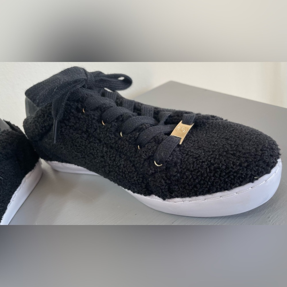 GBG LOS ANGELES GUESS FAUX SHEARLING LACE UP SNEAKERS, BLACK, EUC, SZ 8 - Picture 10 of 15
